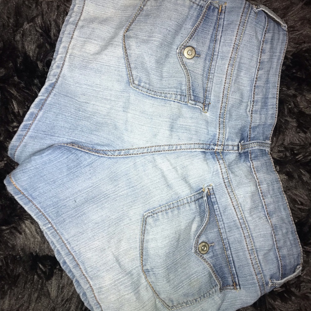 Shorts - Picture 2 of 3